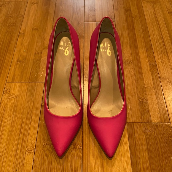 Hot Pink Pointed Toe Stiletto 🥵 - Picture 3 of 4